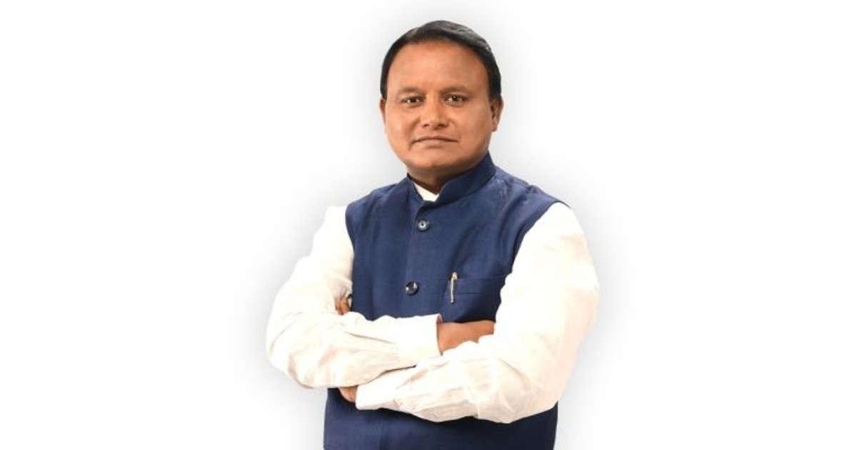 Students leaving school during hot summer day in Odisha