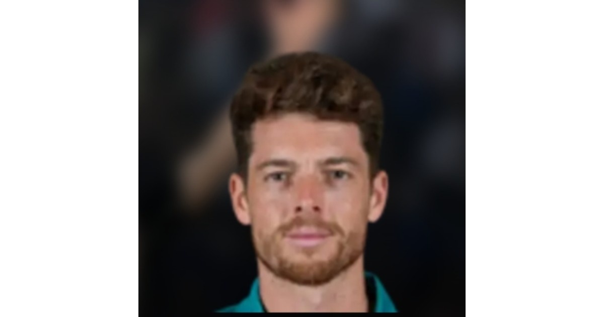 Mitchell Santner injured shoulder during IPL match